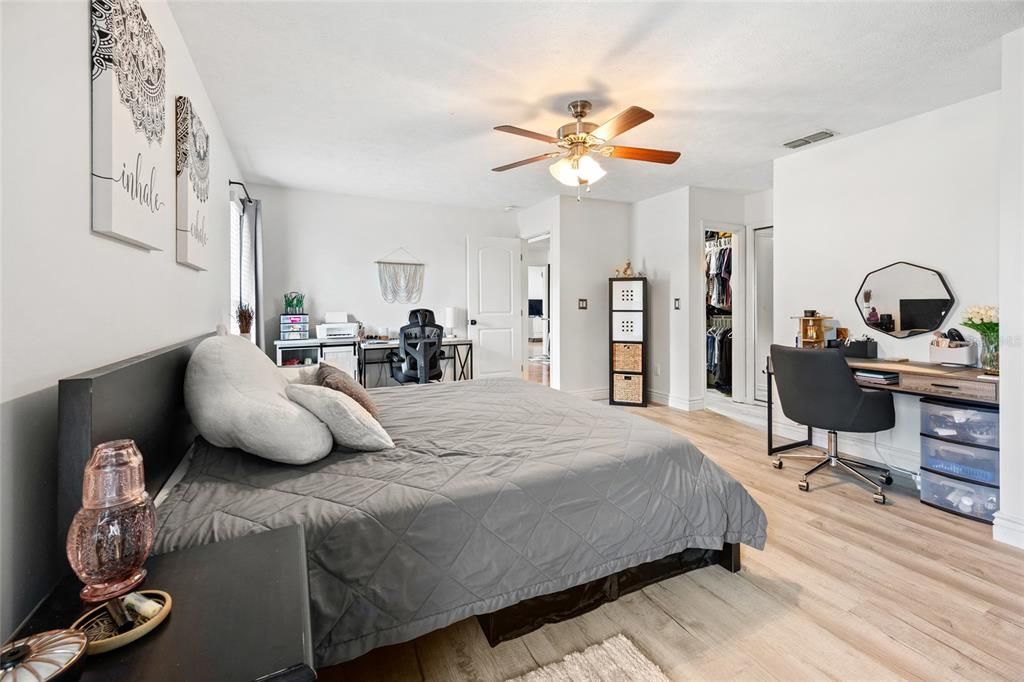 En Venta: $299,900 (4 camas, 2 baños, 1881 Pies cuadrados)