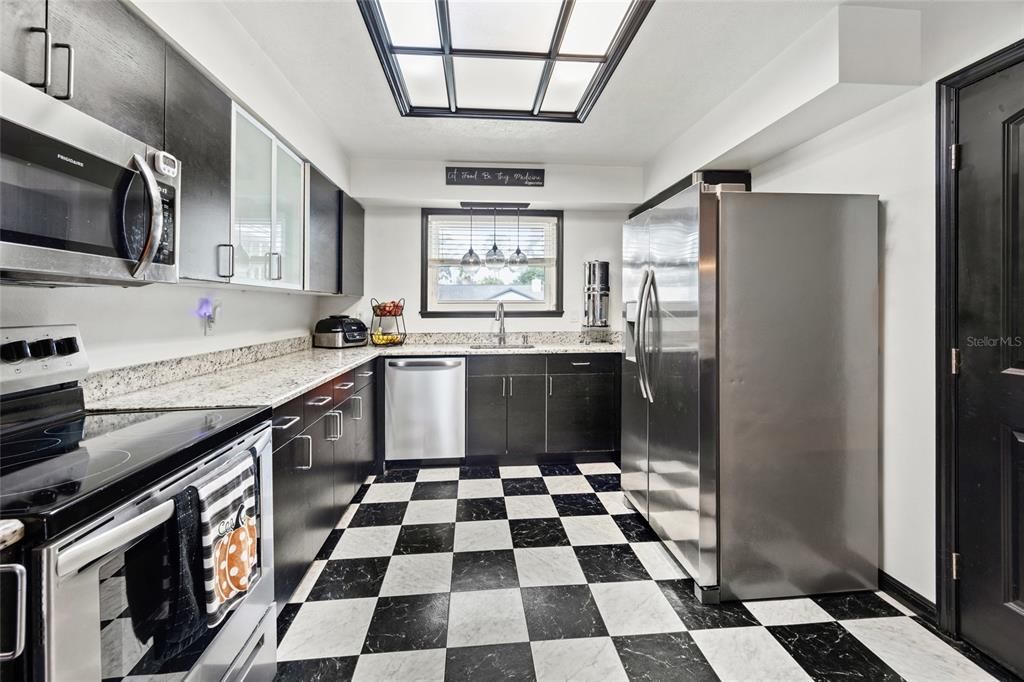 En Venta: $299,900 (4 camas, 2 baños, 1881 Pies cuadrados)