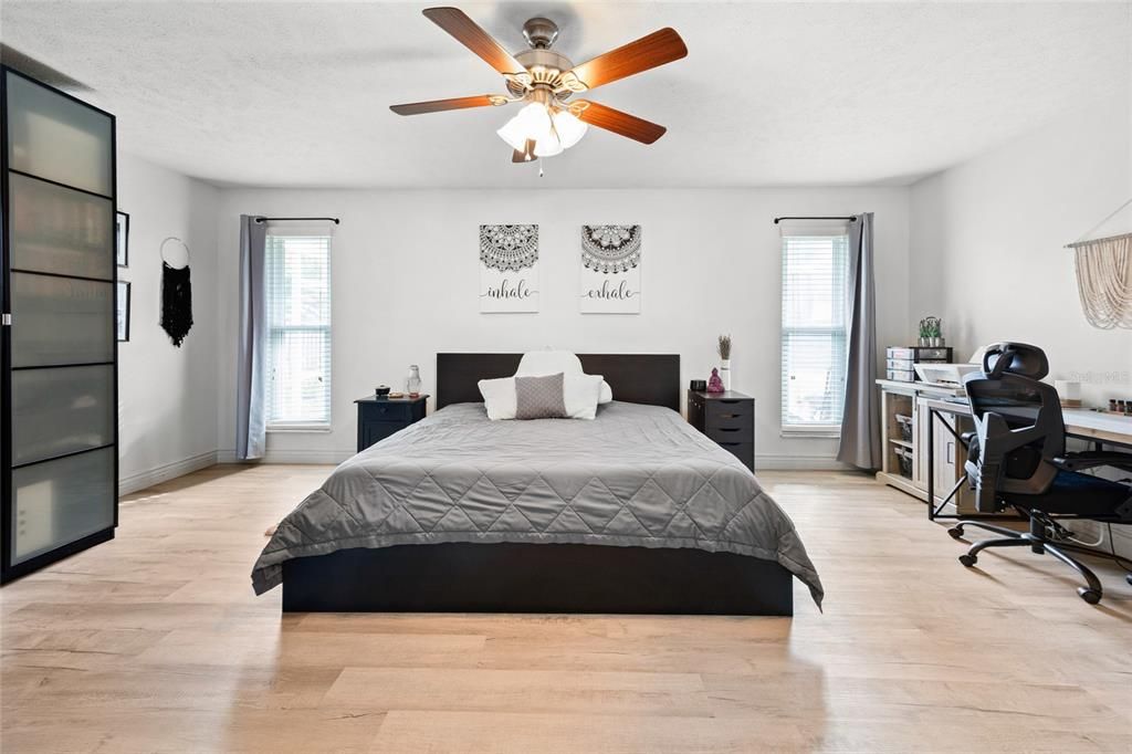 En Venta: $299,900 (4 camas, 2 baños, 1881 Pies cuadrados)