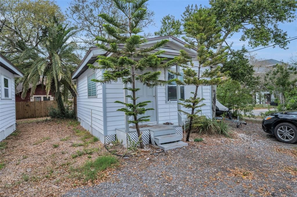 For Sale: $1,175,000 (4 beds, 0 baths, 1608 Square Feet)