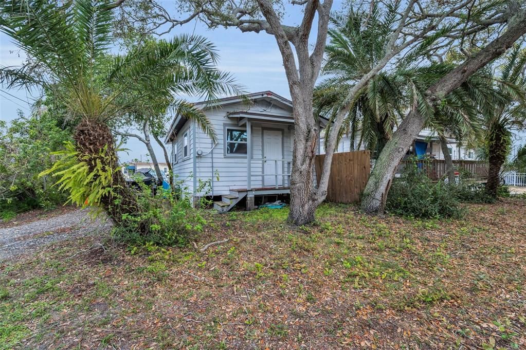 For Sale: $1,175,000 (4 beds, 0 baths, 1608 Square Feet)