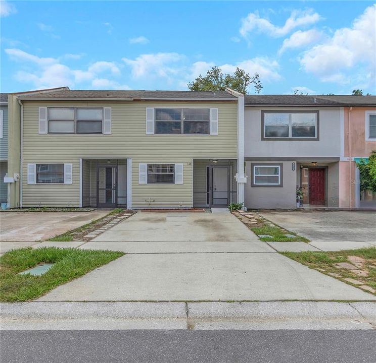 For Sale: $249,900 (2 beds, 1 baths, 1048 Square Feet)