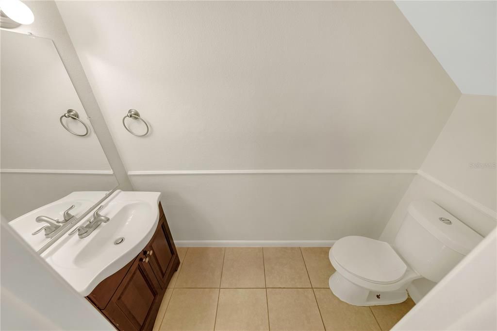 For Sale: $249,900 (2 beds, 1 baths, 1048 Square Feet)