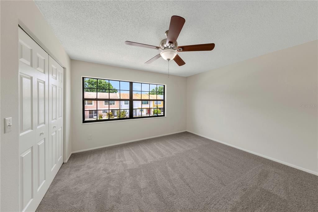 For Sale: $249,900 (2 beds, 1 baths, 1048 Square Feet)