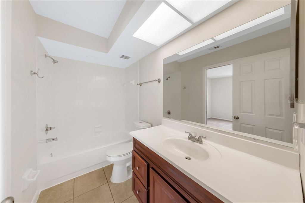 For Sale: $249,900 (2 beds, 1 baths, 1048 Square Feet)