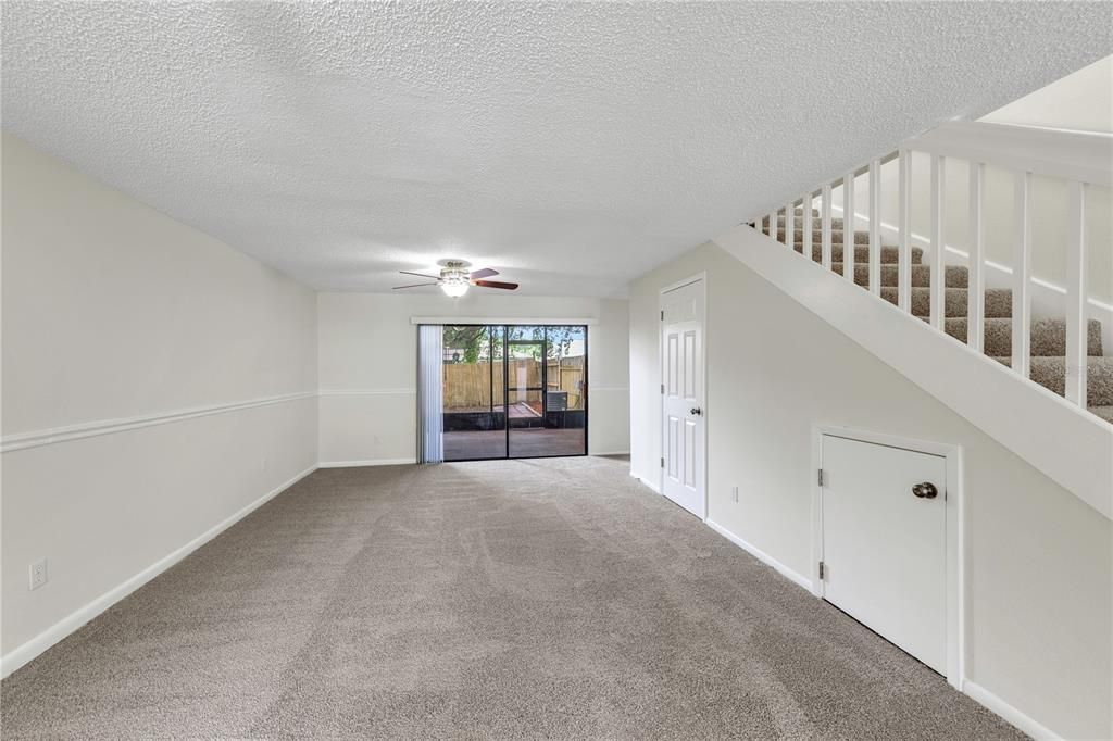 For Sale: $249,900 (2 beds, 1 baths, 1048 Square Feet)