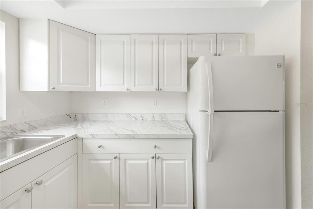 For Sale: $249,900 (2 beds, 1 baths, 1048 Square Feet)