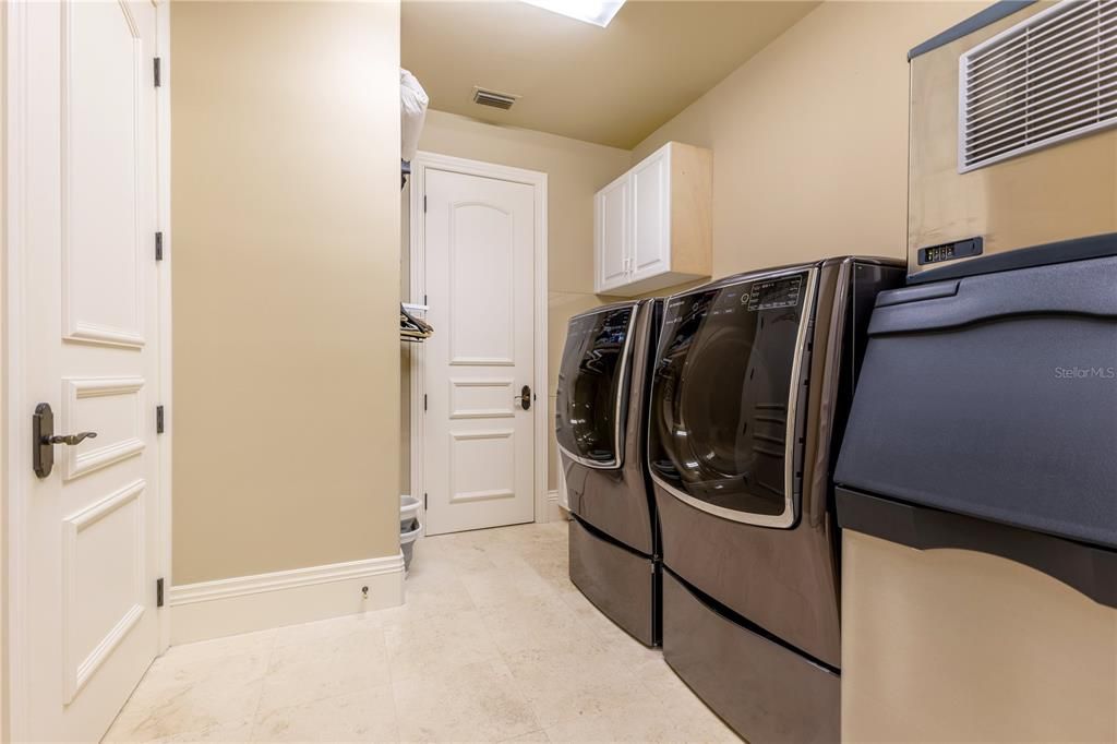 待售: $30,000,000 (4 贝兹, 7 浴室, 5670 平方英尺)