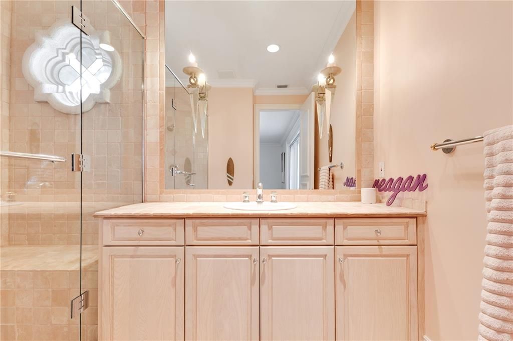 待售: $30,000,000 (4 贝兹, 7 浴室, 5670 平方英尺)