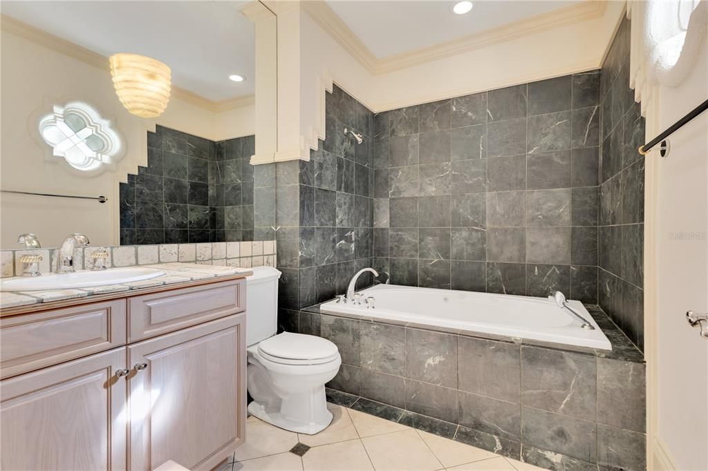 待售: $30,000,000 (4 贝兹, 7 浴室, 5670 平方英尺)