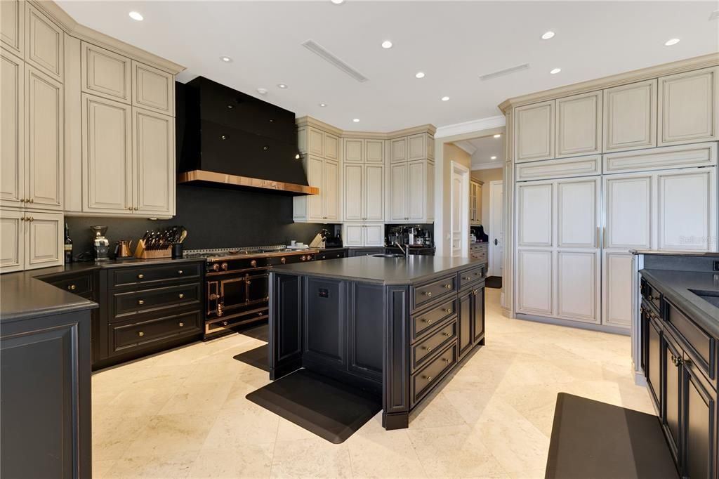 待售: $30,000,000 (4 贝兹, 7 浴室, 5670 平方英尺)