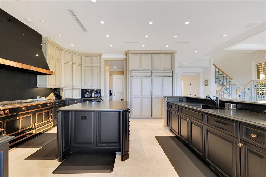 待售: $30,000,000 (4 贝兹, 7 浴室, 5670 平方英尺)