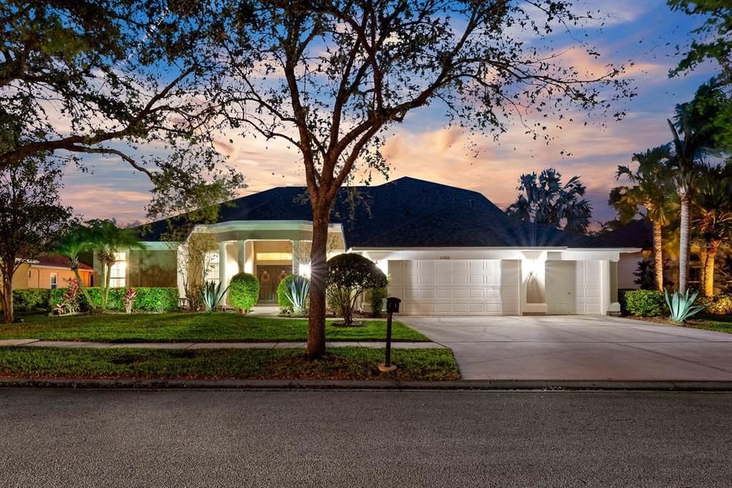 Vendido Recientemente: $880,000 (4 camas, 3 baños, 3657 Pies cuadrados)