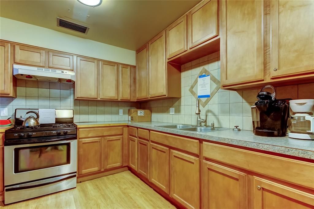 For Sale: $139,000 (2 beds, 2 baths, 1245 Square Feet)