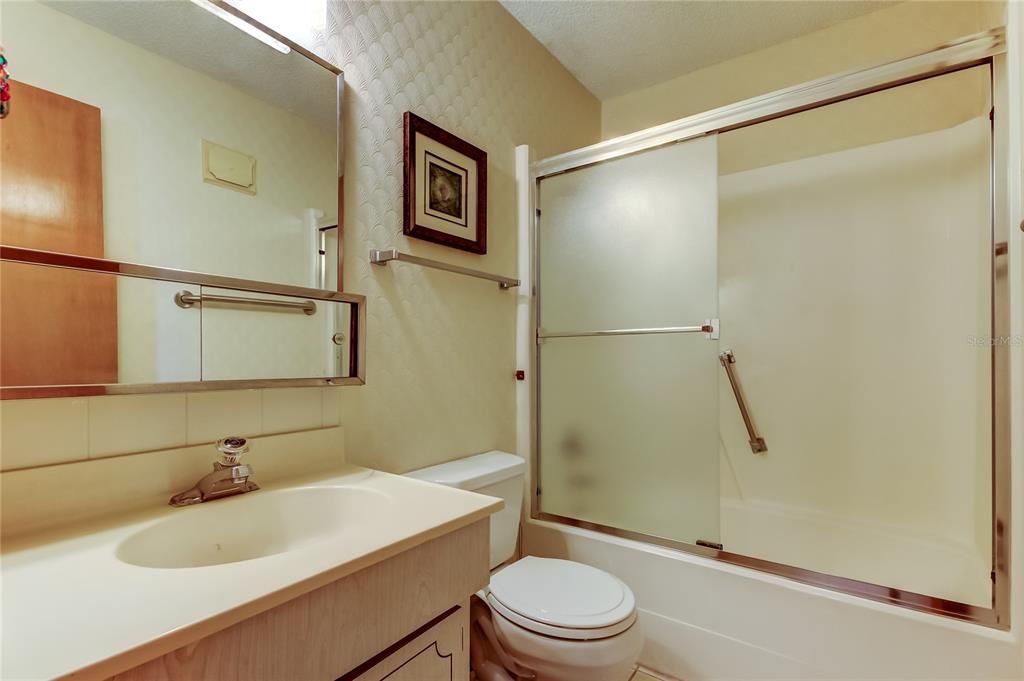 For Sale: $139,000 (2 beds, 2 baths, 1245 Square Feet)