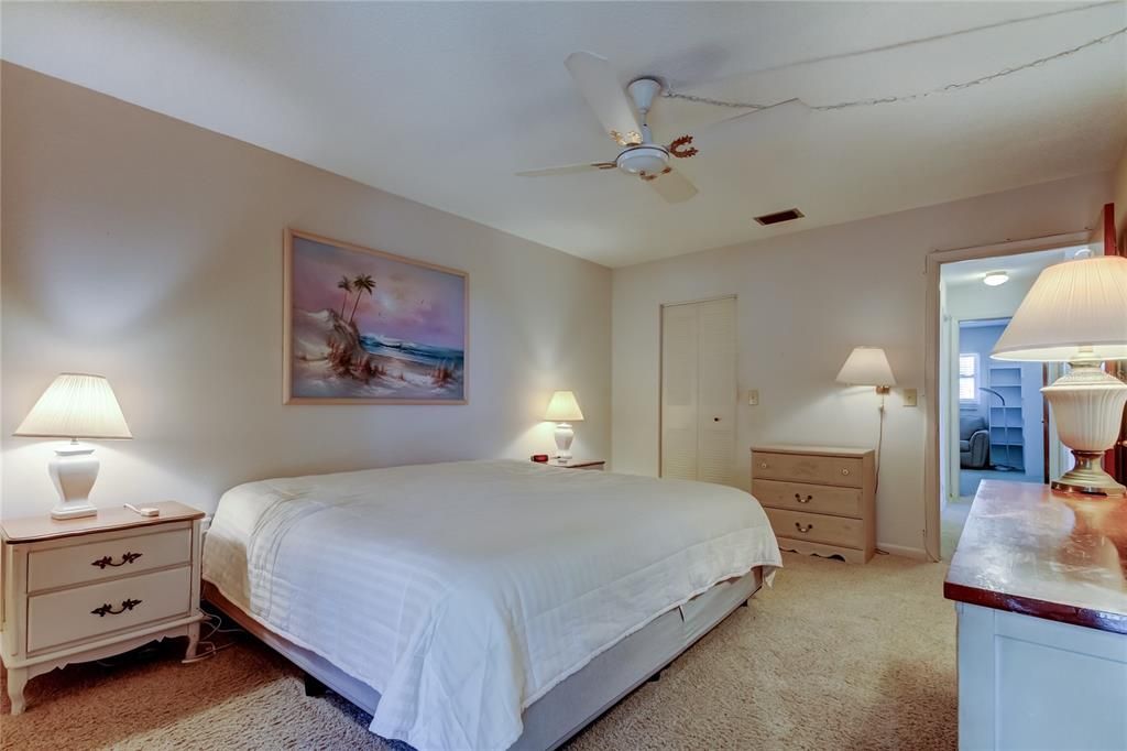 For Sale: $139,000 (2 beds, 2 baths, 1245 Square Feet)