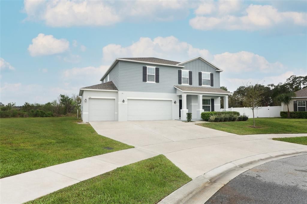 Active With Contract: $419,000 (4 beds, 2 baths, 2676 Square Feet)