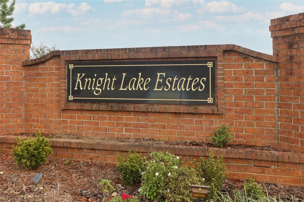 Active With Contract: $419,000 (4 beds, 2 baths, 2676 Square Feet)