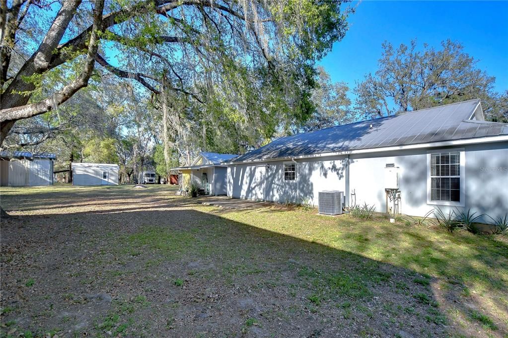 Под контрактом: $425,000 (3 спален, 2 ванн, 1500 Квадратных фут)