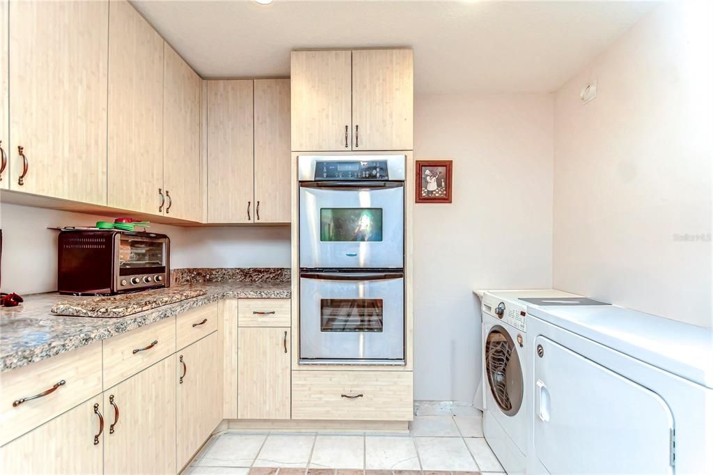 Под контрактом: $425,000 (3 спален, 2 ванн, 1500 Квадратных фут)