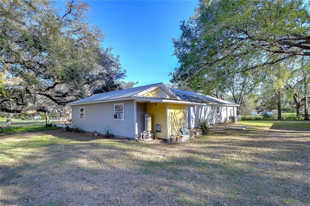 Под контрактом: $425,000 (3 спален, 2 ванн, 1500 Квадратных фут)