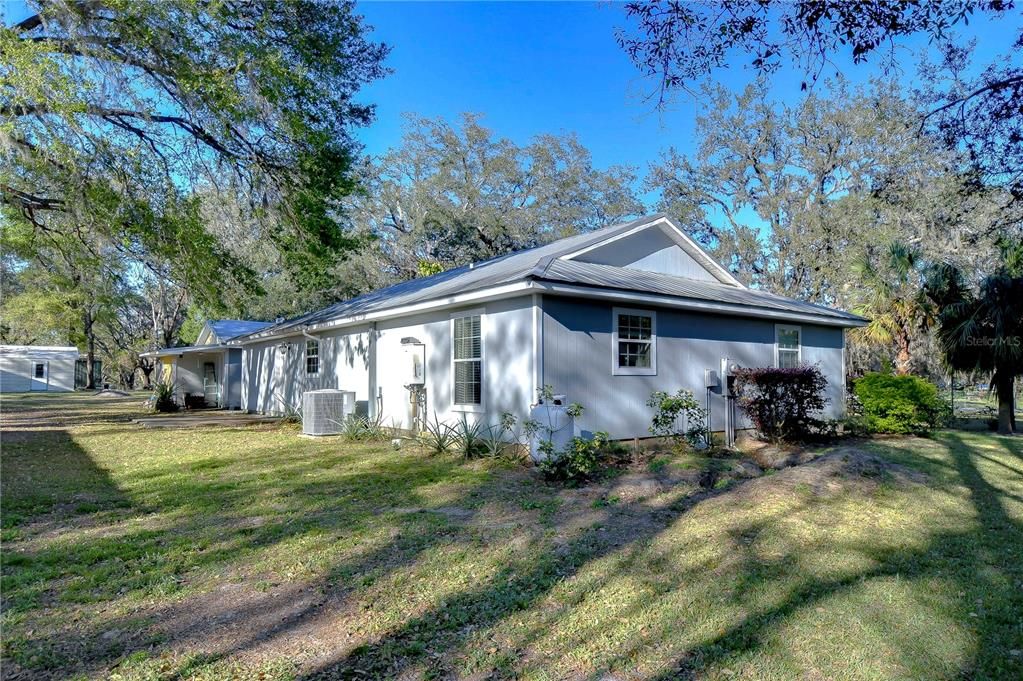 Под контрактом: $425,000 (3 спален, 2 ванн, 1500 Квадратных фут)