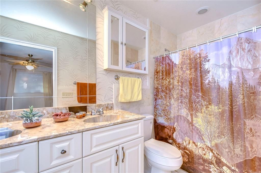 Под контрактом: $425,000 (3 спален, 2 ванн, 1500 Квадратных фут)