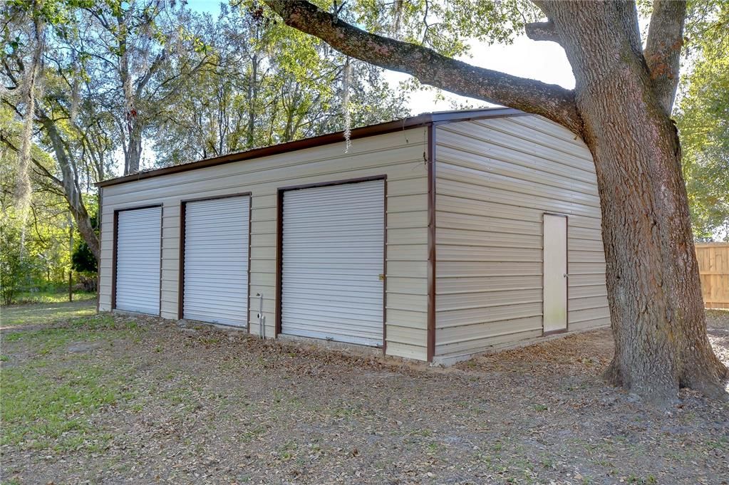 Под контрактом: $425,000 (3 спален, 2 ванн, 1500 Квадратных фут)