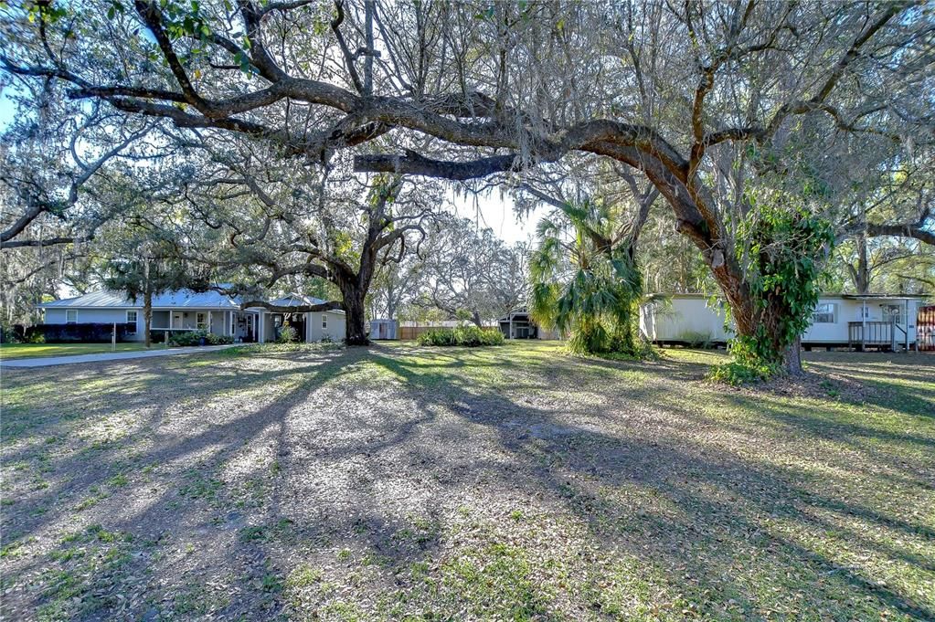 Под контрактом: $425,000 (3 спален, 2 ванн, 1500 Квадратных фут)