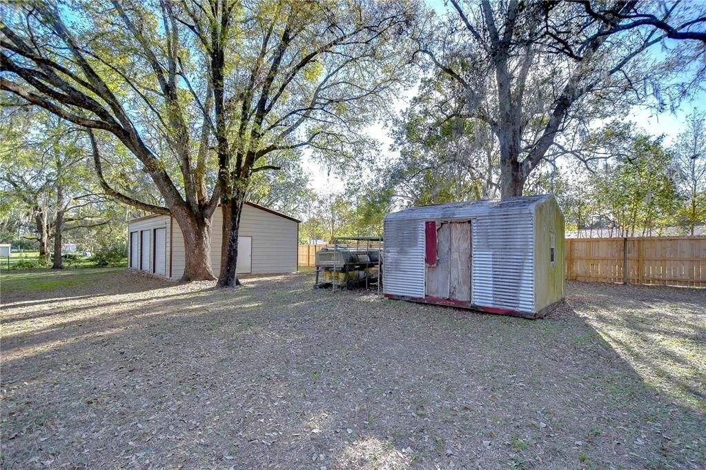 Под контрактом: $425,000 (3 спален, 2 ванн, 1500 Квадратных фут)