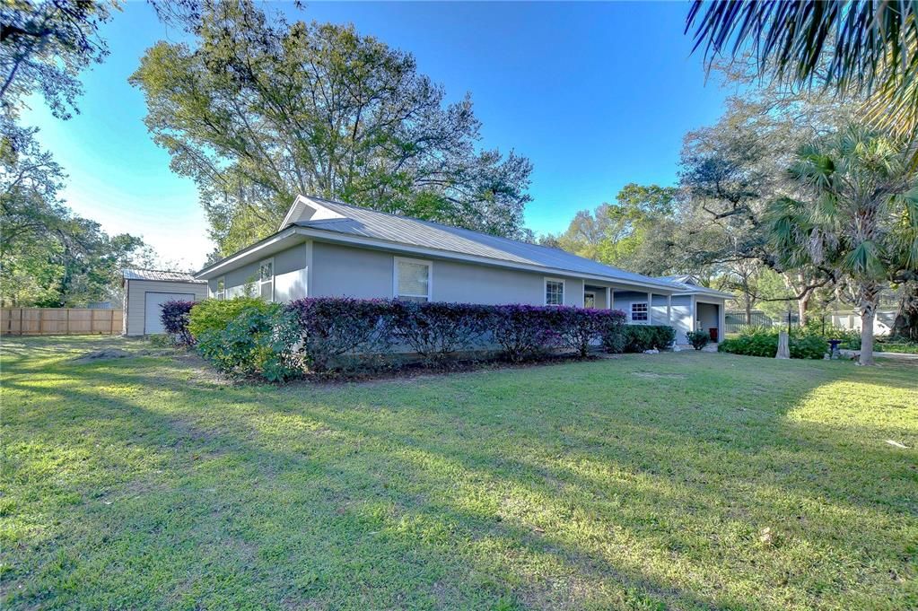 Под контрактом: $425,000 (3 спален, 2 ванн, 1500 Квадратных фут)