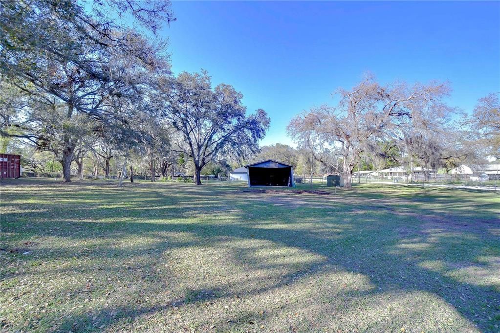 Под контрактом: $425,000 (3 спален, 2 ванн, 1500 Квадратных фут)