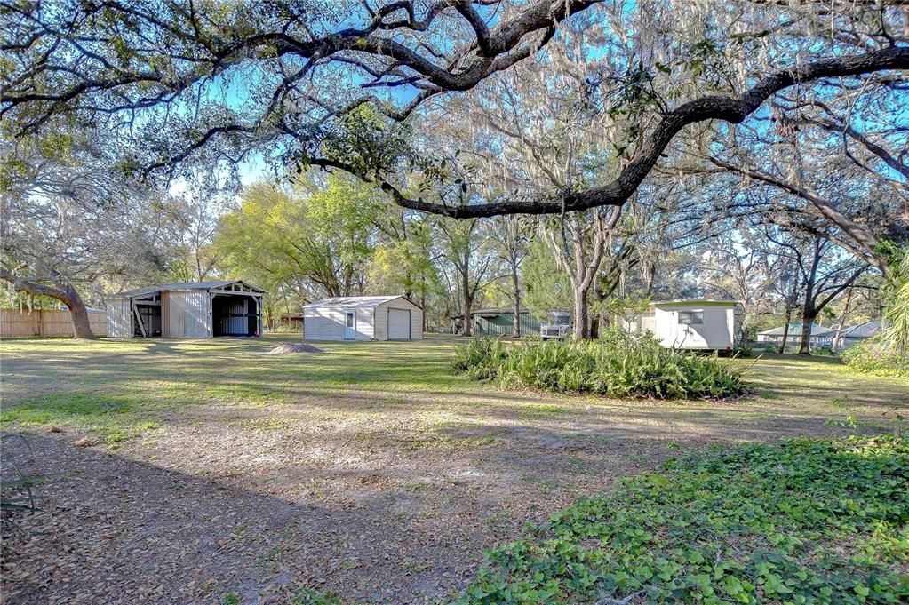 Под контрактом: $425,000 (3 спален, 2 ванн, 1500 Квадратных фут)