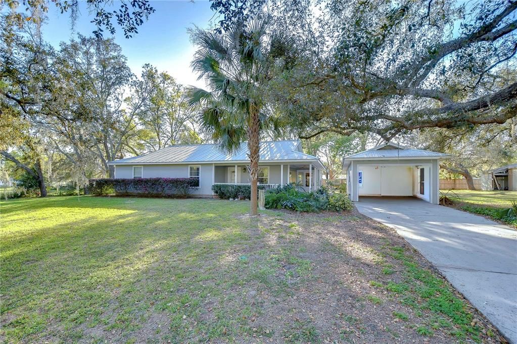 Под контрактом: $425,000 (3 спален, 2 ванн, 1500 Квадратных фут)