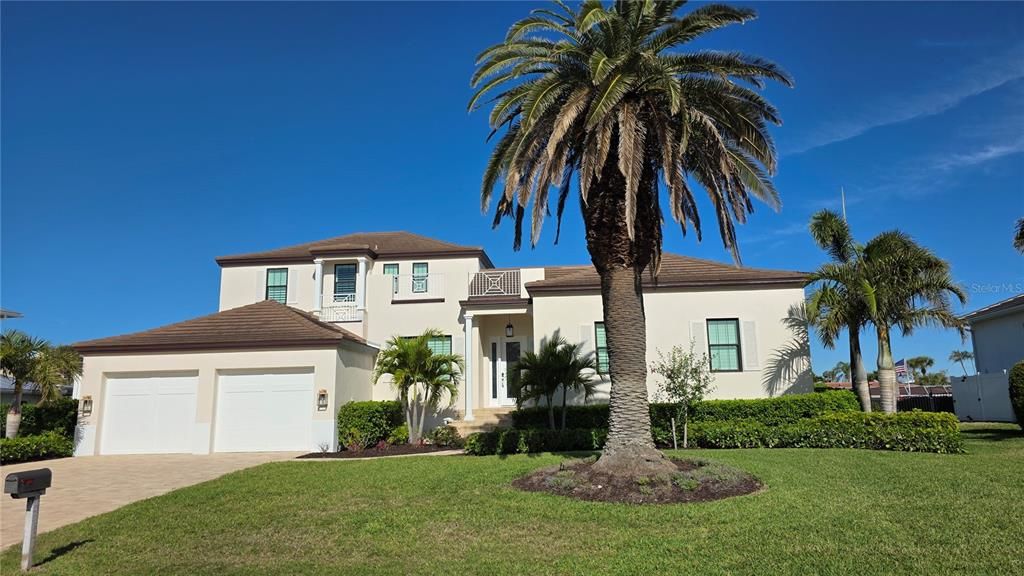 出租: $14,000 (4 贝兹, 3 浴室, 3268 平方英尺)