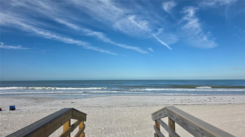 出租: $14,000 (4 贝兹, 3 浴室, 3268 平方英尺)