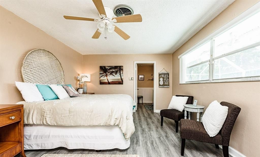 For Rent: $4,000 (4 beds, 2 baths, 1661 Square Feet)