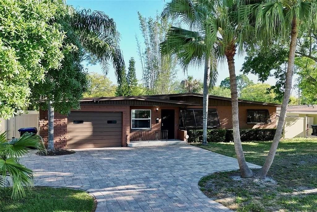 最近售出: $478,000 (2 贝兹, 2 浴室, 1030 平方英尺)