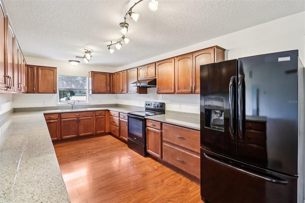 For Sale: $850,000 (3 beds, 2 baths, 2048 Square Feet)