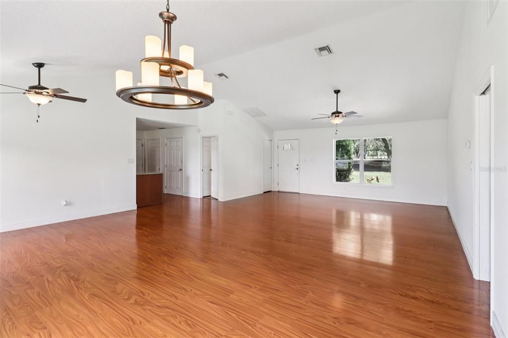 For Sale: $850,000 (3 beds, 2 baths, 2048 Square Feet)