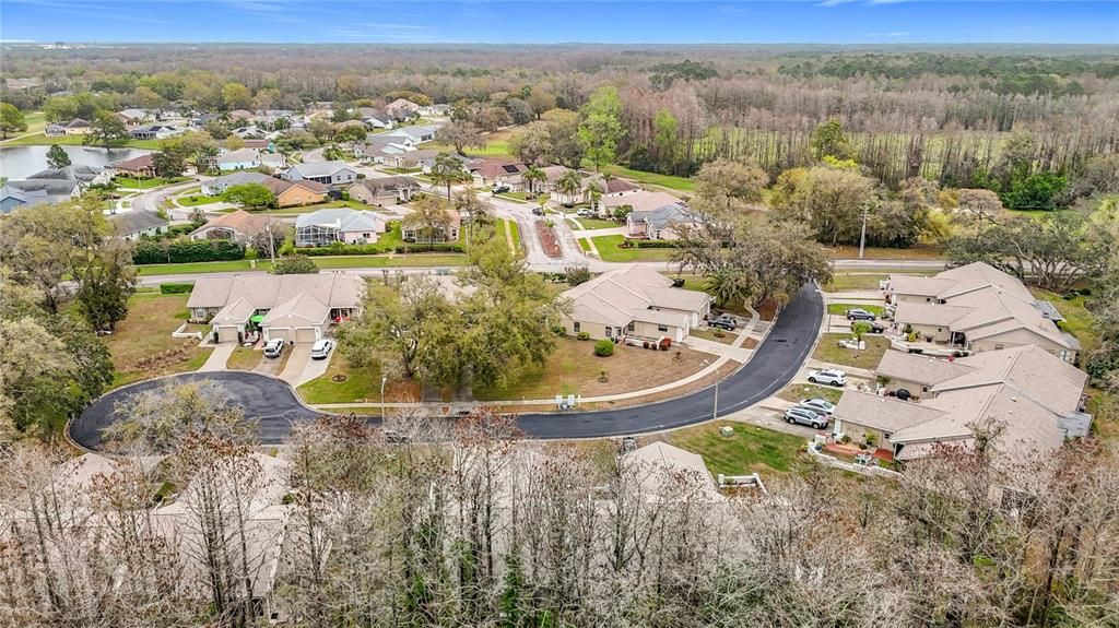 For Sale: $199,500 (2 beds, 2 baths, 907 Square Feet)