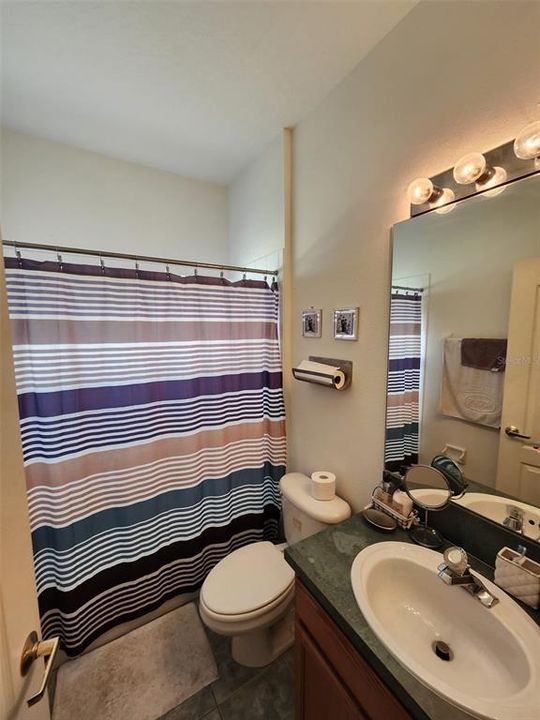 合同活跃: $420,000 (3 贝兹, 2 浴室, 2042 平方英尺)