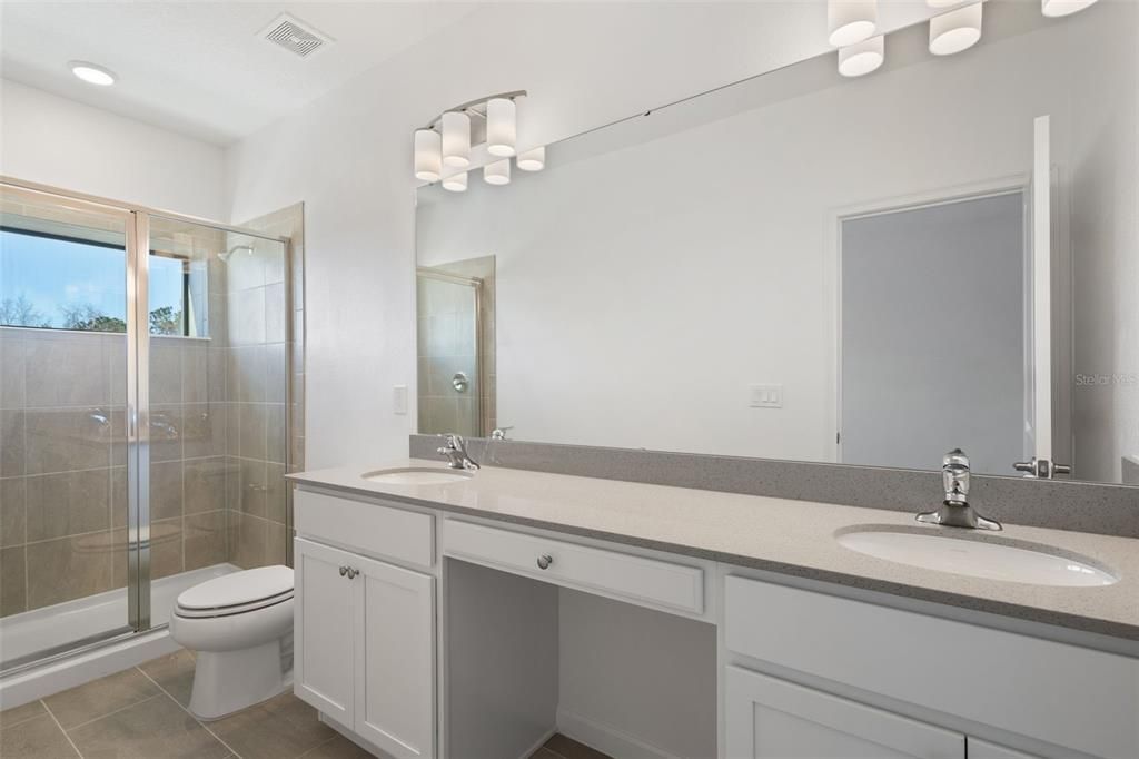 For Sale: $850,000 (5 beds, 5 baths, 1918 Square Feet)