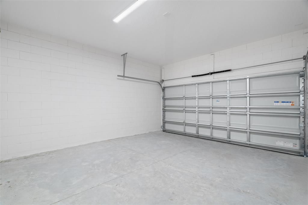 For Sale: $850,000 (5 beds, 5 baths, 1918 Square Feet)