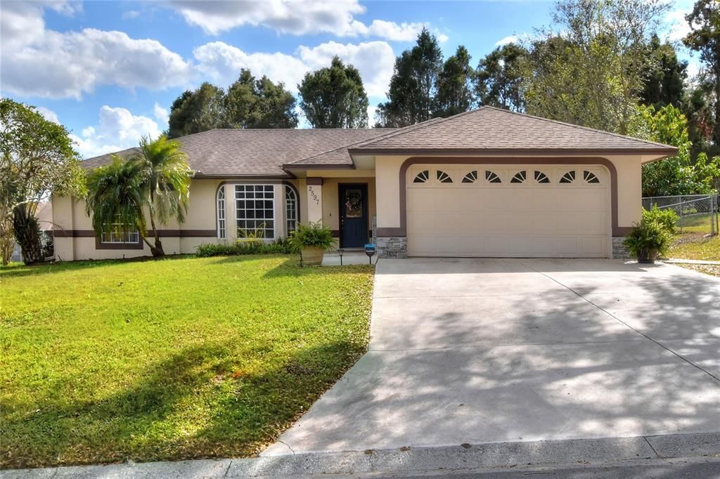 Recently Sold: $379,900 (3 beds, 2 baths, 1724 Square Feet)