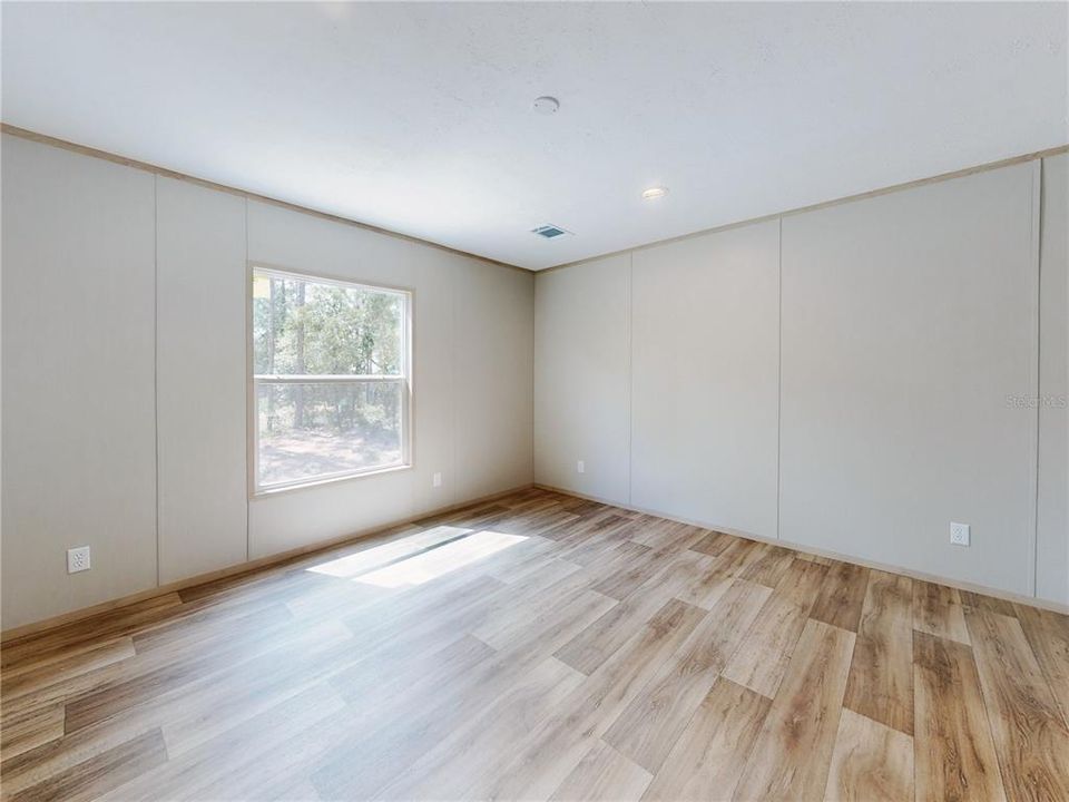 待售: $234,900 (4 贝兹, 2 浴室, 1580 平方英尺)