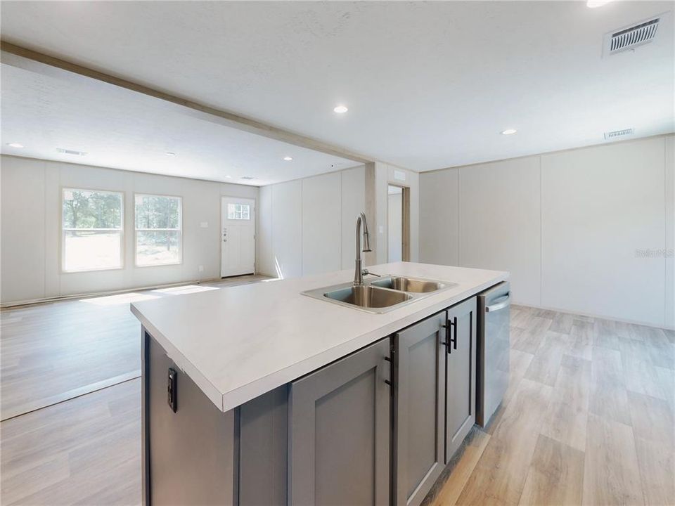 待售: $234,900 (4 贝兹, 2 浴室, 1580 平方英尺)