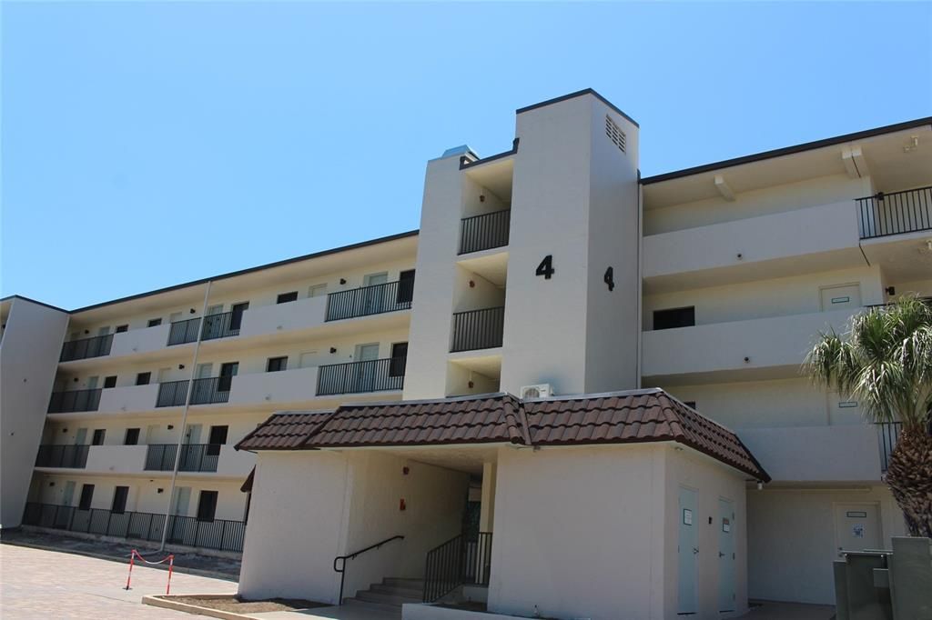 Recently Sold: $679,000 (2 beds, 2 baths, 1184 Square Feet)