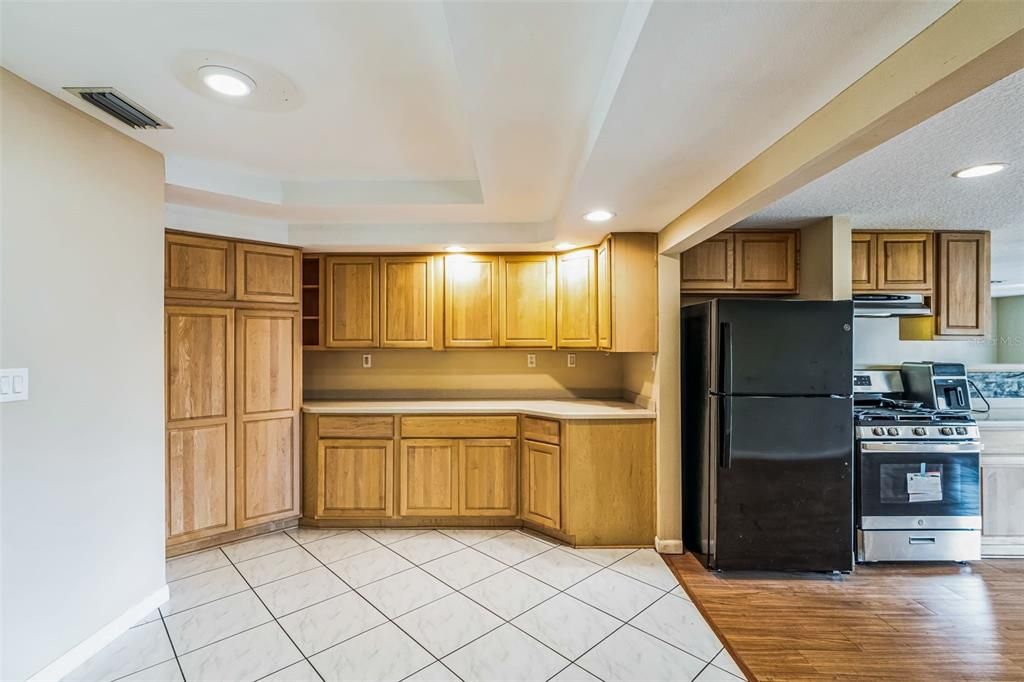 Active With Contract: $435,000 (3 beds, 2 baths, 2261 Square Feet)