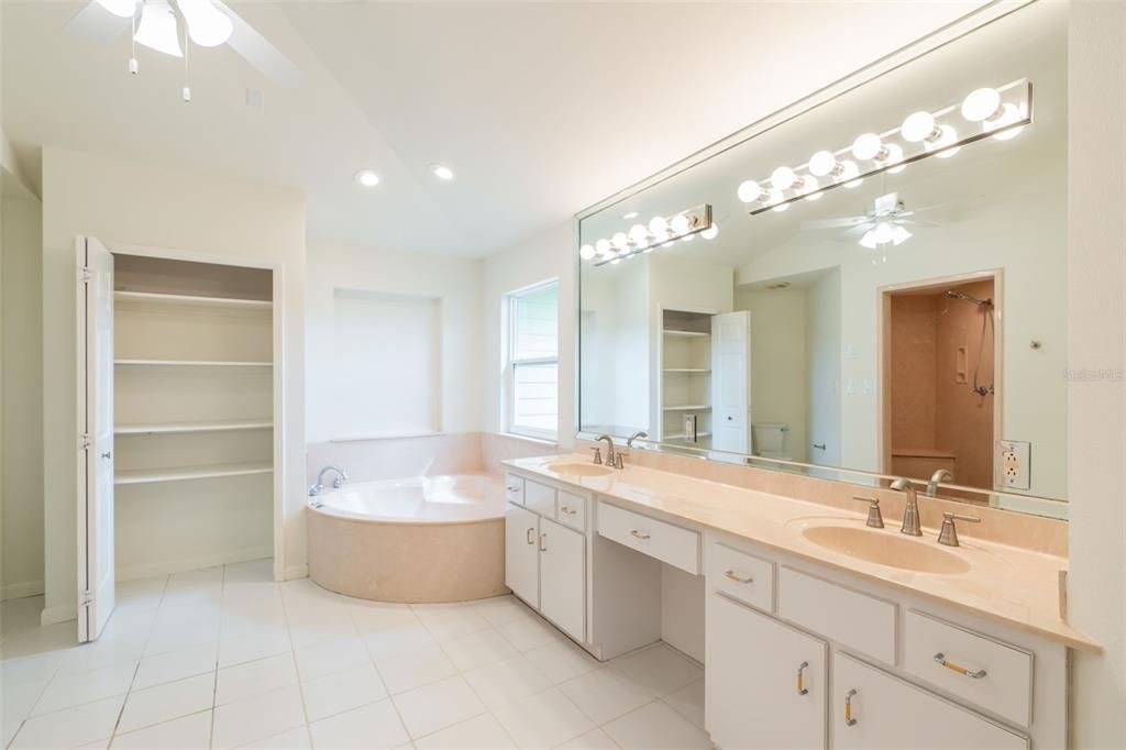Active With Contract: $435,000 (3 beds, 2 baths, 2261 Square Feet)